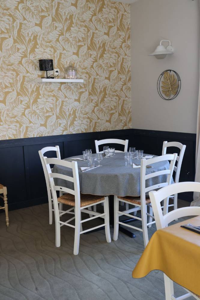 Salle intérieure du restaurant